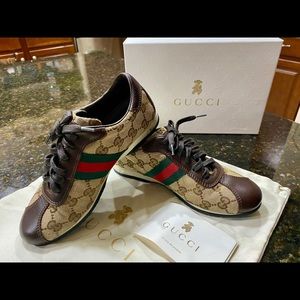 ✨GUCCI ✨AUTHENTIC Beige Ebony Sneakers- 257826